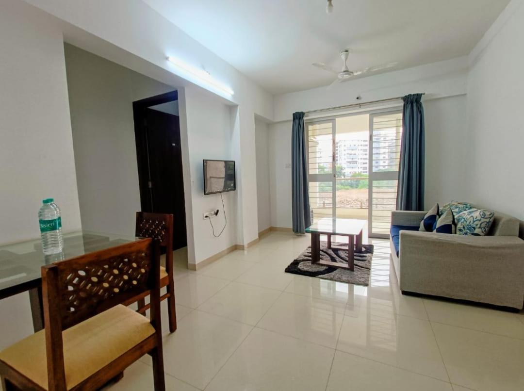 Ornate Service Apartments Пюн Екстериор снимка
