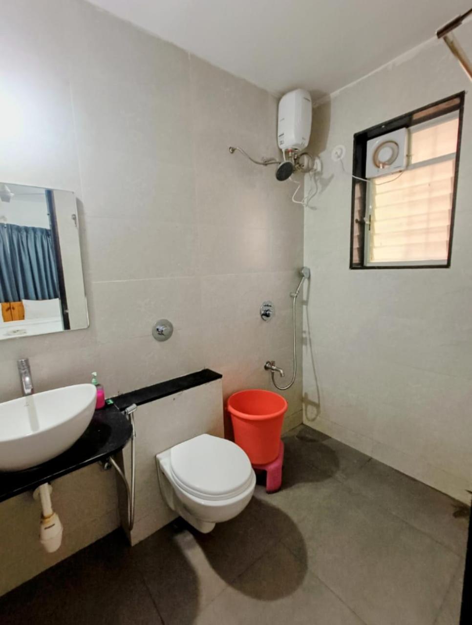 Ornate Service Apartments Пюн Екстериор снимка